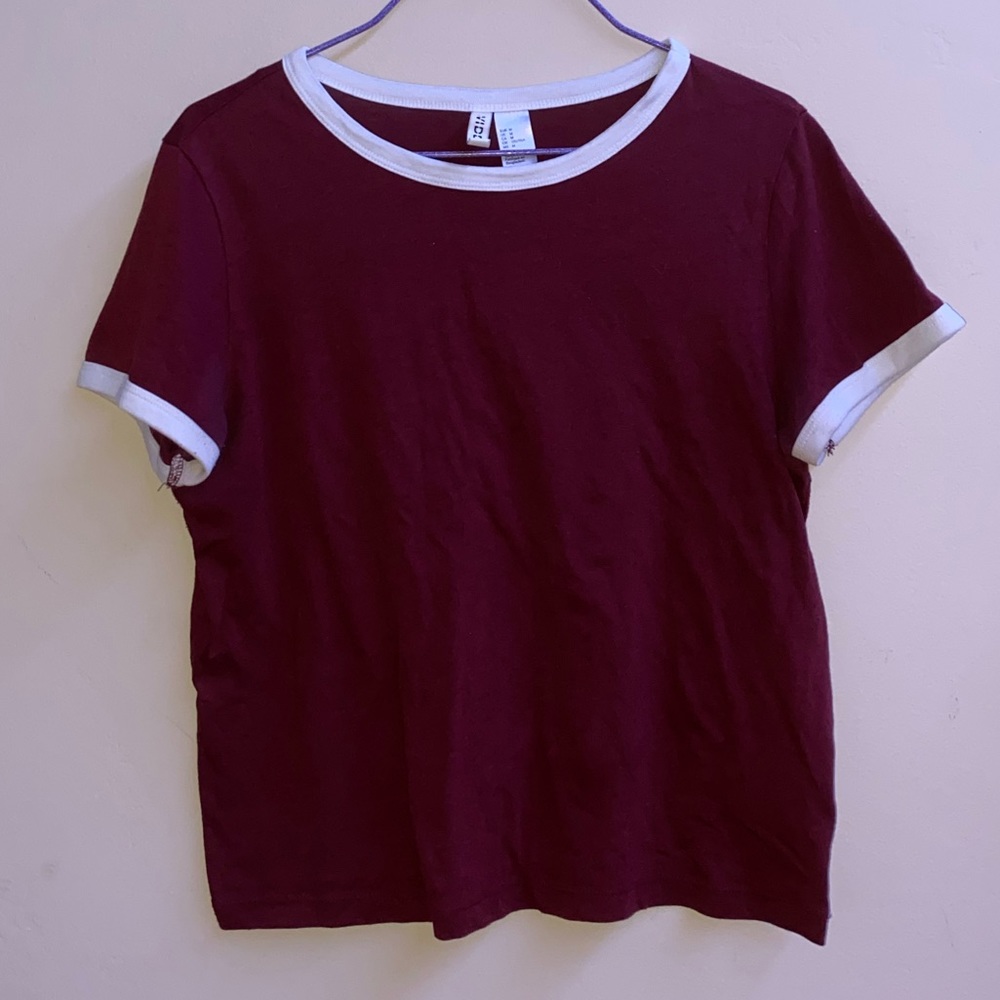 maroon tee with white collars